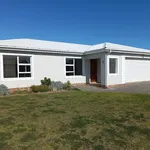 Rent 3 bedroom house in Kouga Local Municipality