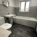 Rent 3 bedroom flat in Wakefield