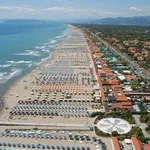 Rent 6 bedroom apartment of 120 m² in Forte dei Marmi