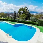 Rent 3 bedroom house of 200 m² in Marbella