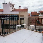 Rent a room of 100 m² in lisbon