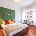 Rent 3 bedroom apartment of 12 m² in Lisbon