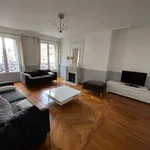 Rent 5 bedroom apartment of 115 m² in Paris