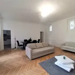 Appartement de 80 m² avec 2 chambre(s) en location à Paris