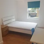 Rent 3 bedroom flat in South East England