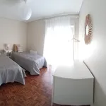 Rent 3 bedroom apartment of 180 m² in Espinho