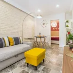 Rent 1 bedroom apartment of 377 m² in Lisbon