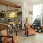 Rent 8 bedroom house of 190 m² in Massa