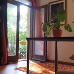 Rent a room of 150 m² in Porto