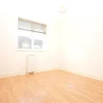 Flat to rent in Cedar Road, Kettering NN16