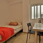 Rent 4 bedroom apartment in Valencia