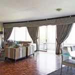 Rent 3 bedroom apartment of 159 m² in Sandton