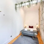 Rent 1 bedroom apartment of 64 m² in porto