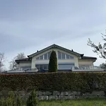 Villa jumelle dans un environnement de verdure