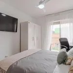 Rent 6 bedroom apartment in Madrid