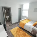 Rent 6 bedroom house in West Midlands