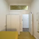 Rent 5 bedroom apartment in Barcelona