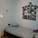 Rent a room of 80 m² in valencia