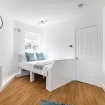 Rent 1 bedroom flat of 25 m² in Leeds