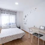 Rent a room of 80 m² in valencia