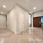 Rent 4 bedroom house of 345 m² in Bangkok