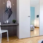 Rent 5 bedroom apartment in Milan