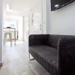 Rent a room of 95 m² in Valencia