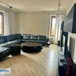 Affitto 6 camera appartamento di 150 m² in Milan