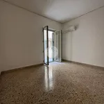 Affitto 4 camera appartamento di 120 m² in Palermo