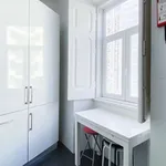 Rent a room of 120 m² in lisbon