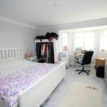 Rent 4 bedroom house in East Hampshire