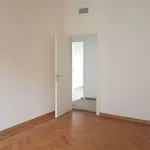 Rent 6 bedroom apartment of 220 m² in Milan