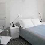 Rent 4 bedroom apartment in Barcelona