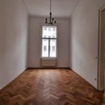 klassische Altbauwohnung 4 Zimmer mit Balkon - MITTEN IN DER STADT!