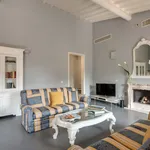 Rent 3 bedroom apartment of 200 m² in Florence