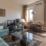 Rent 3 bedroom apartment of 93 m² in Milano