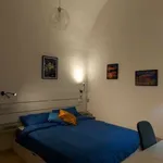 Rent 2 bedroom apartment of 63 m² in Naples