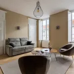 Appartement de 830 m² avec 3 chambre(s) en location à Lyon