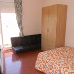 Rent a room in Valencia']