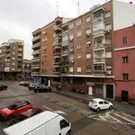 Rent 1 bedroom apartment of 33 m² in madrid