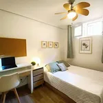 Rent a room of 120 m² in madrid