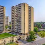 Rent 2 bedroom apartment of 86 m² in North York