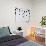 Rent a room of 20 m² in Carcavelos