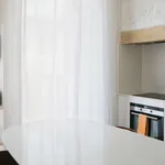 Rent 5 bedroom apartment of 60 m² in Lisbon