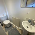 Rent 4 bedroom flat in West Midlands