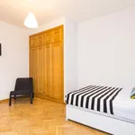 Rent a room of 140 m² in madrid