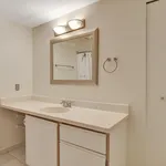 Appartement de 828 m² avec 3 chambre(s) en location à Vancouver