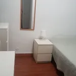 Rent 4 bedroom apartment in Barcelona