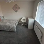 Rent 4 bedroom apartment in West Midlands