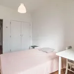 Rent a room in lisbon